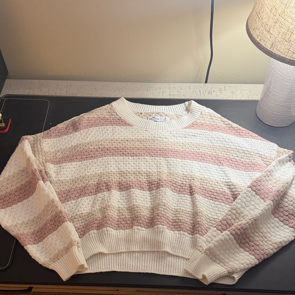 Hollister Textured Cream and Pink Sweater Womens Small